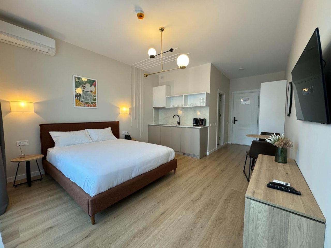 Nova Concierge Aparthotel Batumi Exteriör bild