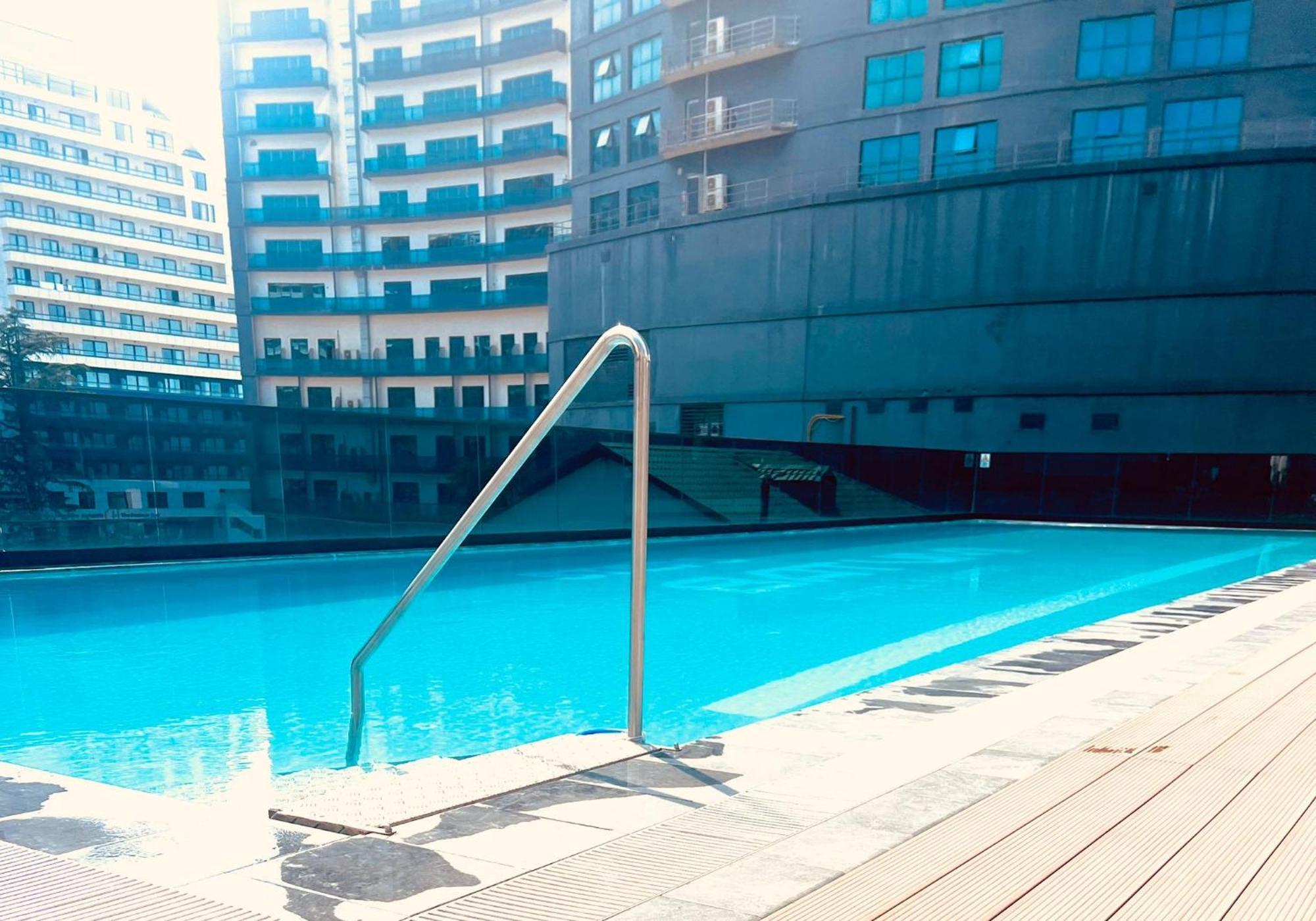 Nova Concierge Aparthotel Batumi Exteriör bild