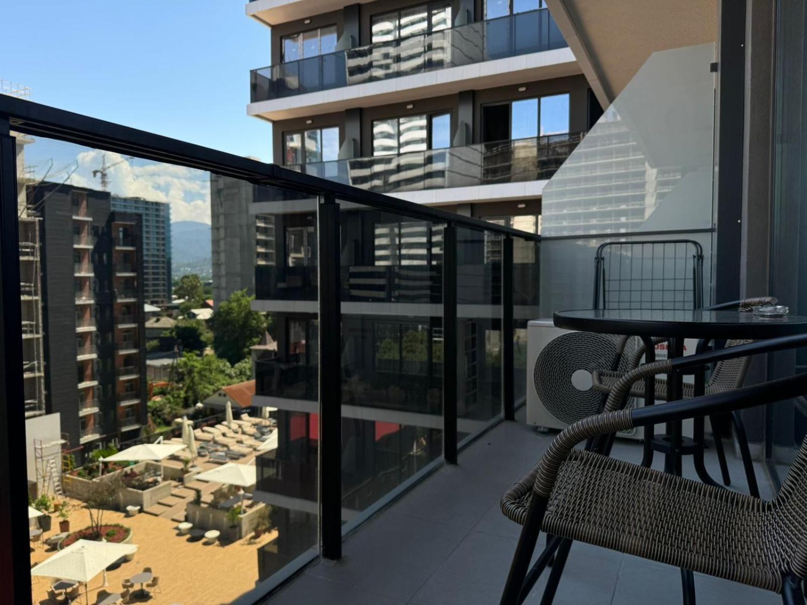 Nova Concierge Aparthotel Batumi Exteriör bild