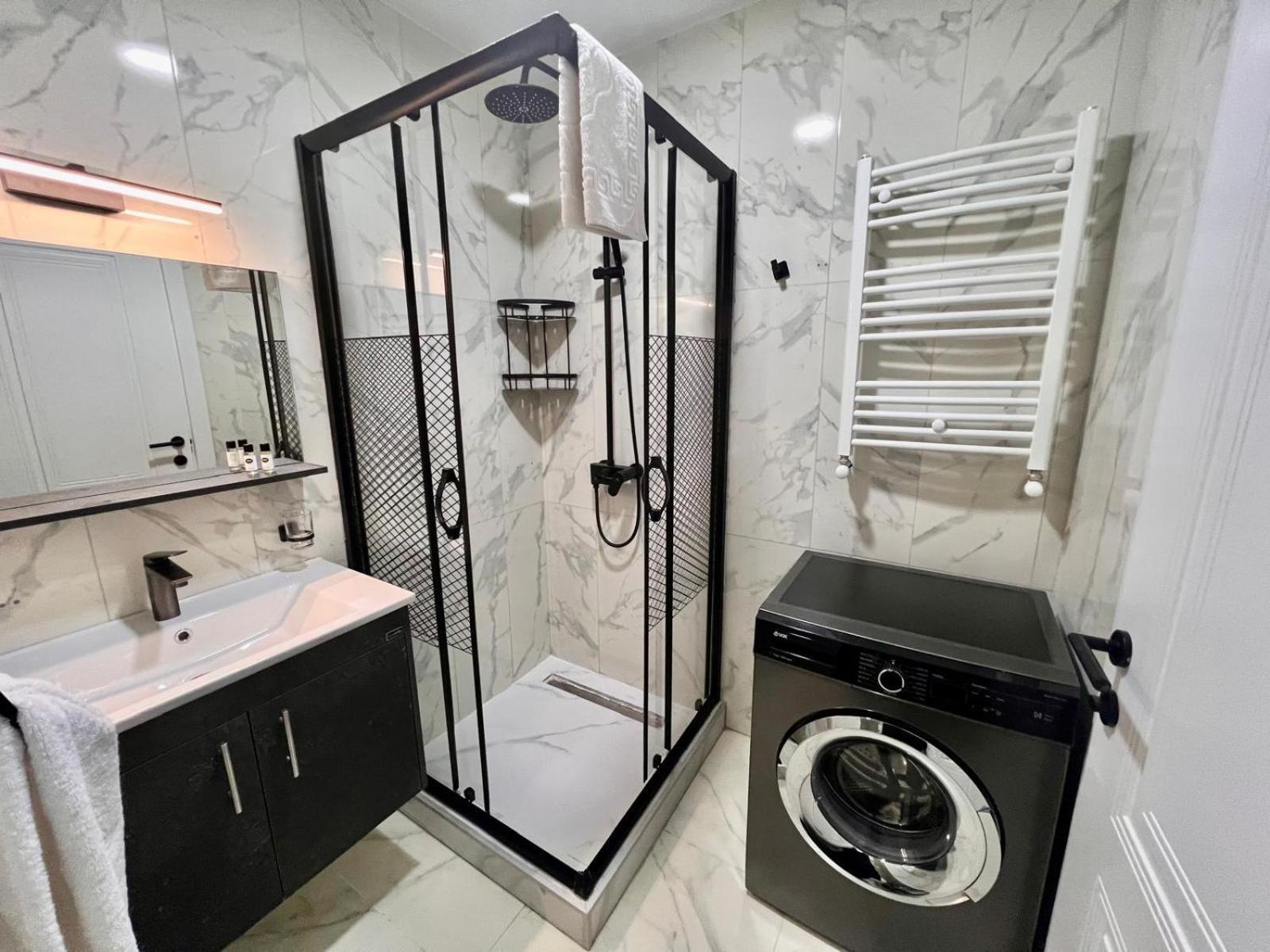 Nova Concierge Aparthotel Batumi Exteriör bild